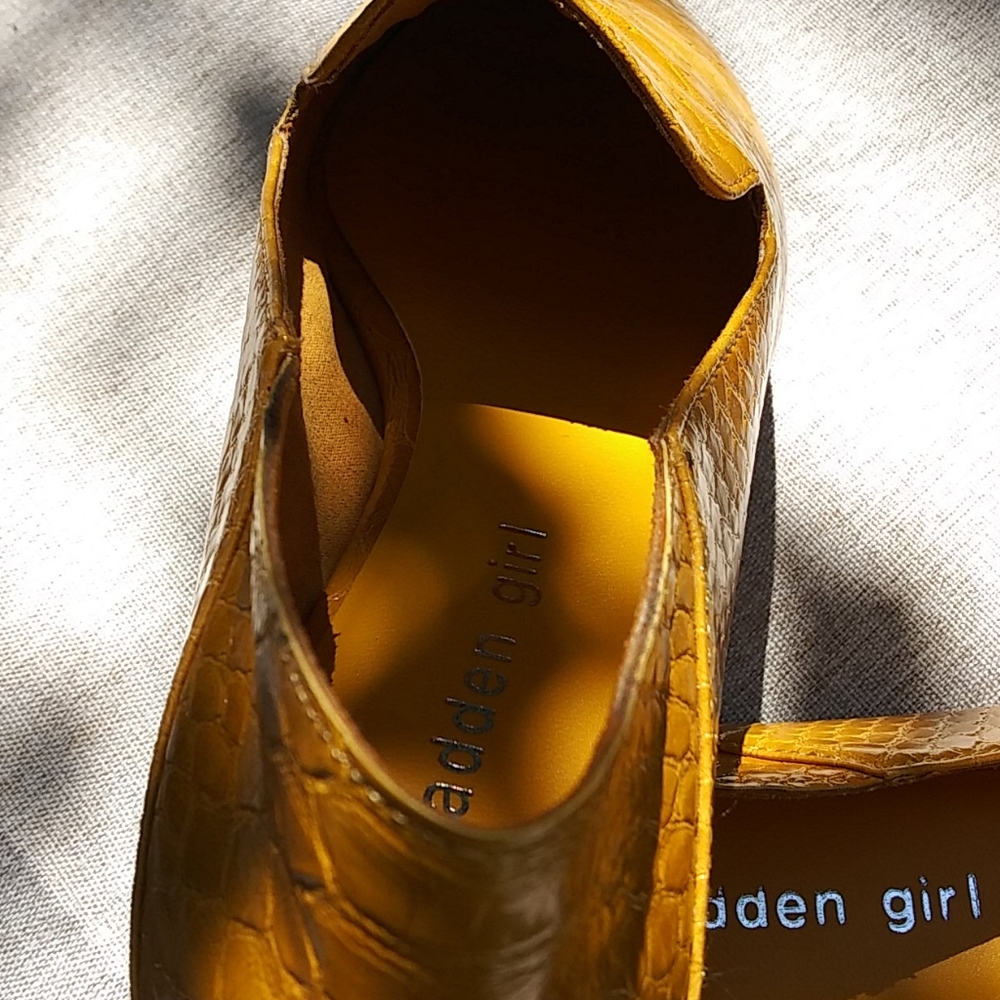 Dark Yellow Madden Girl Faux Crocodile Skin Shoes - Picture 3 of 8